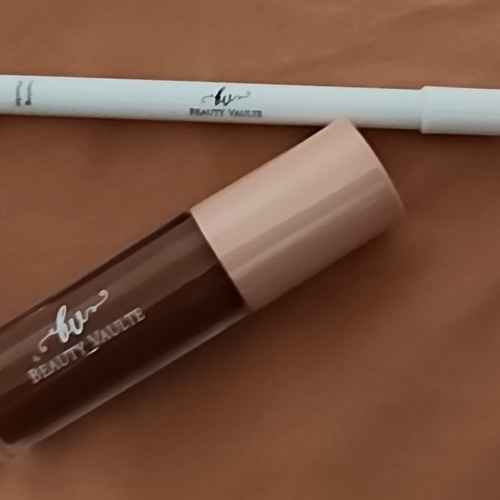Lip Gloss + Lip Liner Set